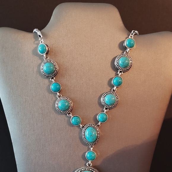 Jewelry - Picture 2 of 14